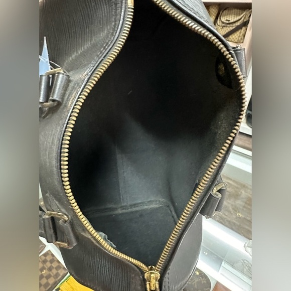 Louis Vuitton Epi Black Speedy 25 Leather Top Handle Bag - Picture 3 of 8